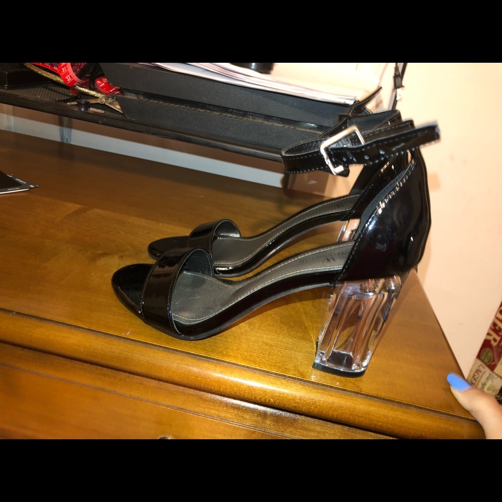 Heels - Picture 3 of 4